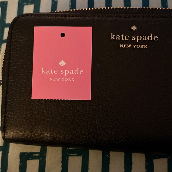 Kate Spade Wallet - Picture 2 of 8